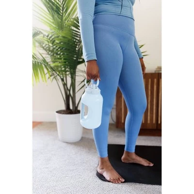 Ello Hydra 64oz Half Gallon Jug with Straw Gray 7 Ello Hydra 64oz Half Gallon Jug with Straw Gray - Image 5