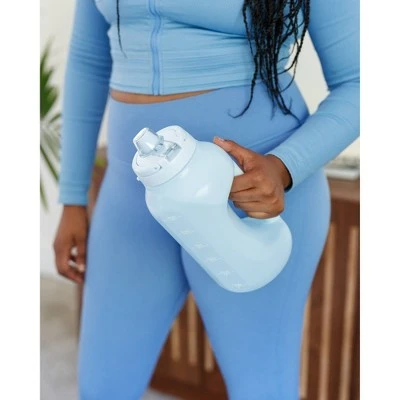 Ello Hydra 64oz Half Gallon Jug with Straw Gray 8 Ello Hydra 64oz Half Gallon Jug with Straw Gray - Image 6